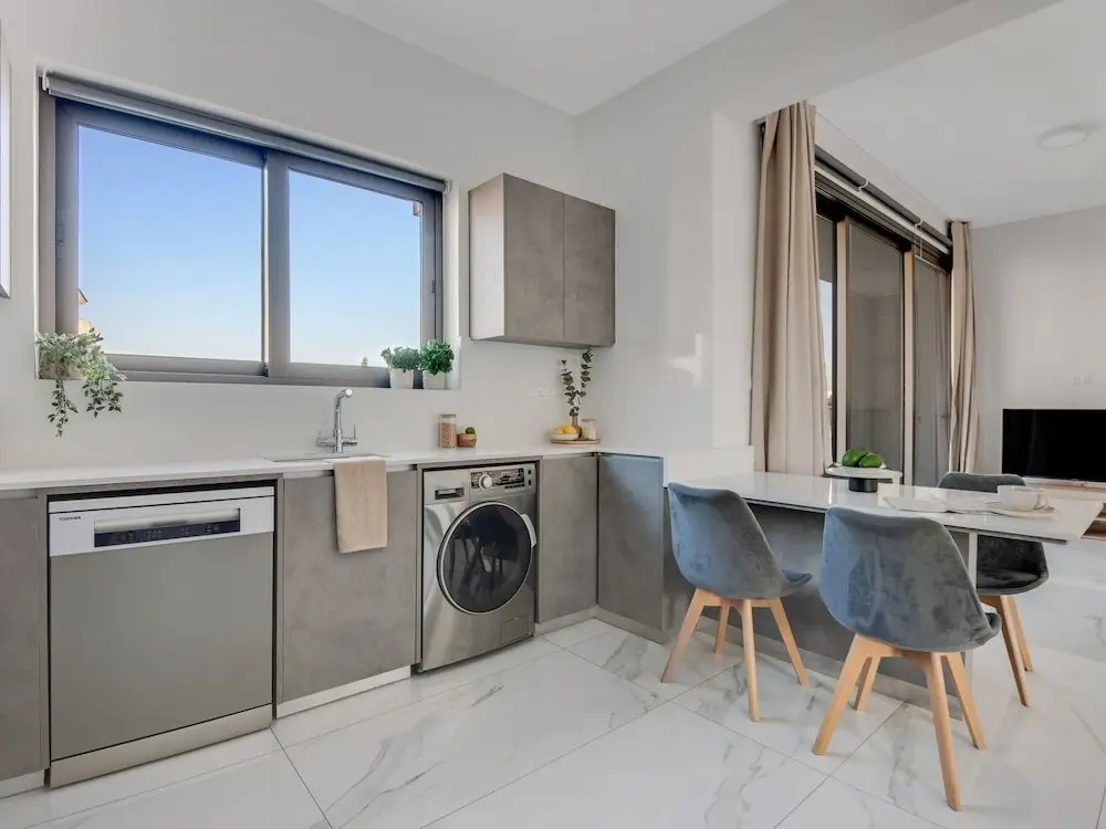 Лимассол: Sanders Palama - Lovely 2-bdr. Apt. With Balcony