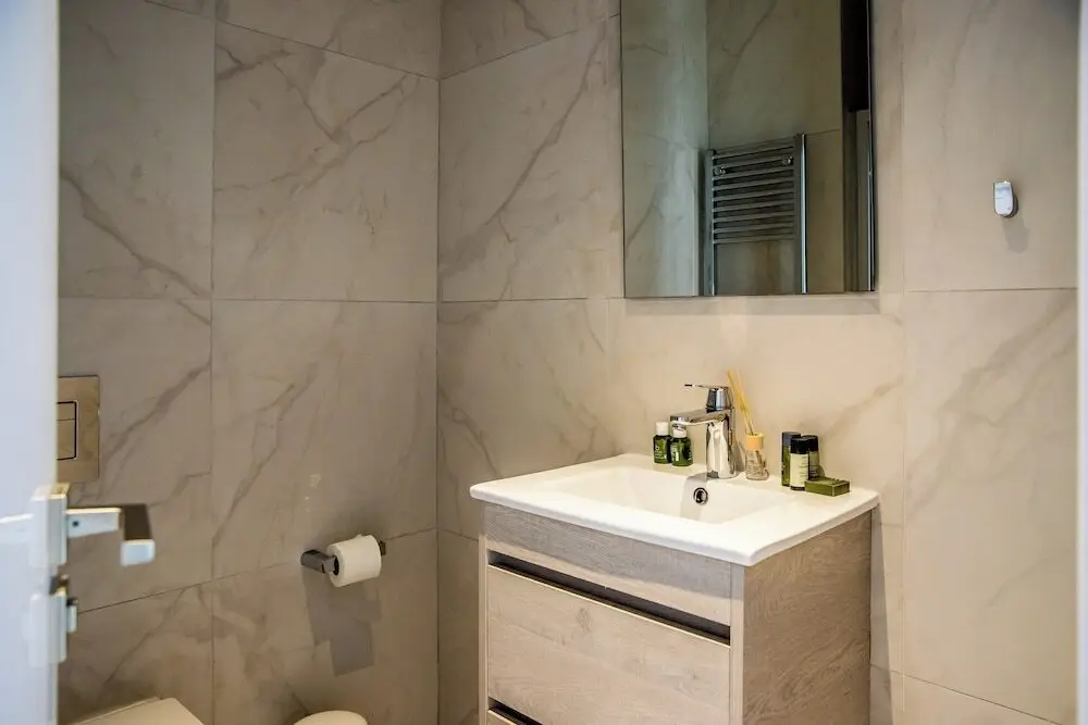 Никосия: Phaedrus Living 360 Tower Luxury Flat