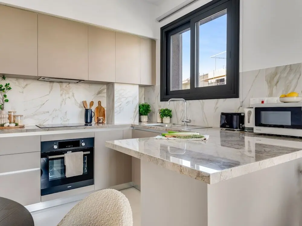 Лимассол: Sanders Triple - Cozy 1-bdr Apt With Balcony