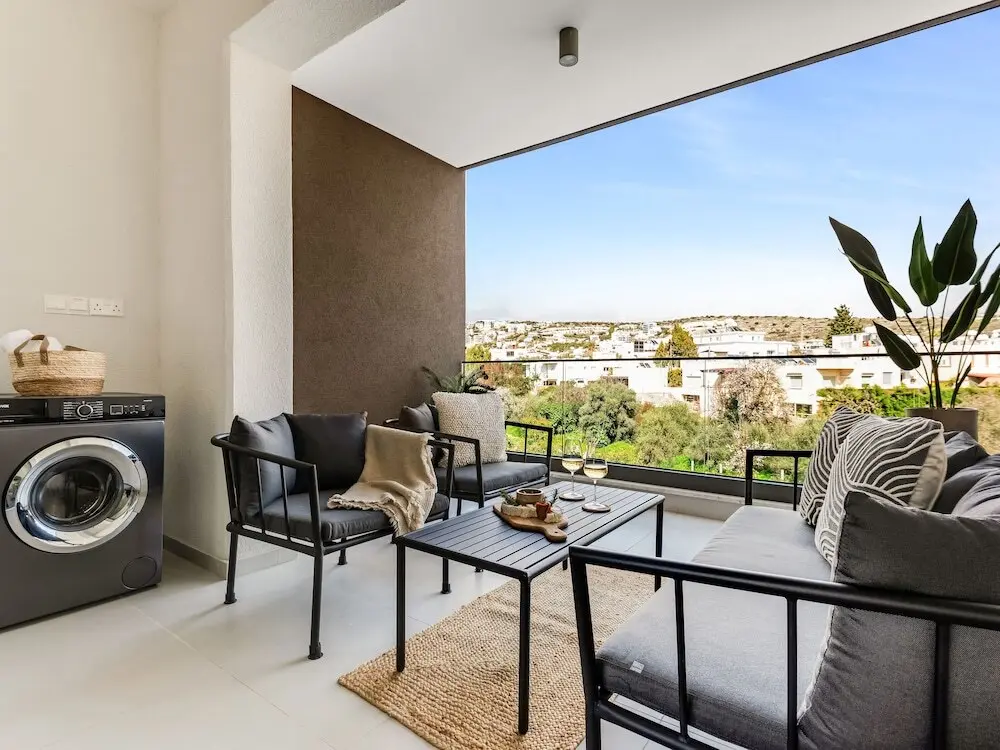 Лимассол: Sanders Triple - Cozy 1-bdr Apt With Balcony