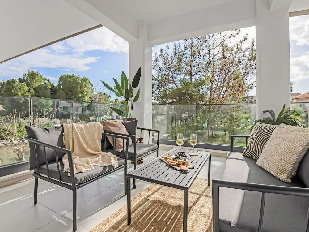 Лимассол: Sanders Triple - Lovely 1-bdr Apt With Balcony