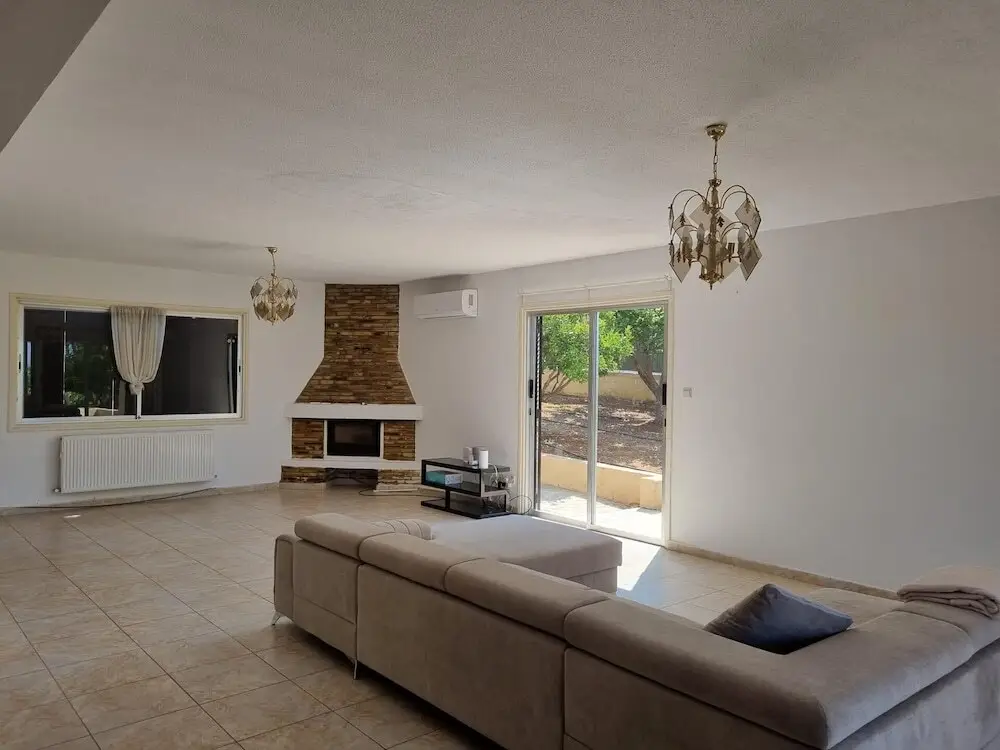 Героскипу: Impeccable 3-bed Villa in Tala - Paphos