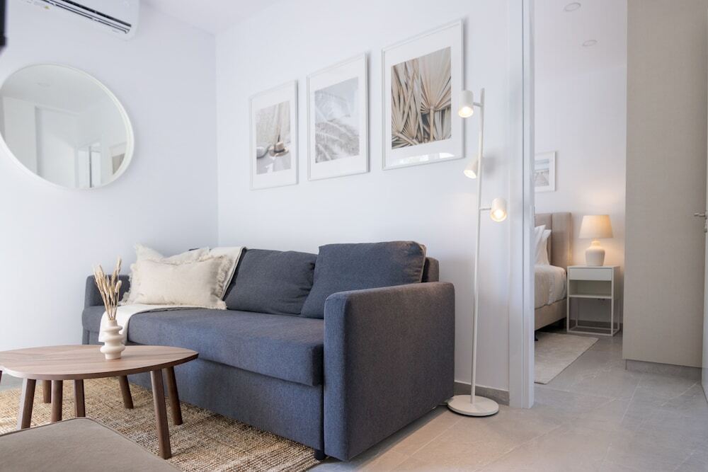 Пафос: Phaedrus Living: Limnaria Luxury Flat Ivy 121