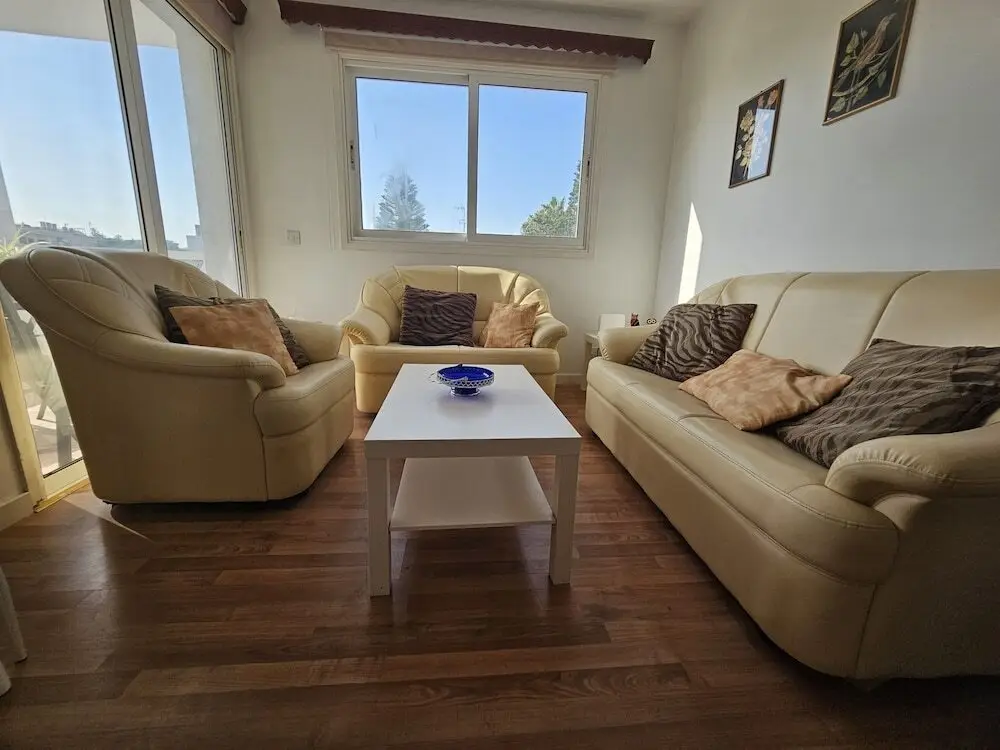 Агиа-Варвара: Stunning 1-bed Apartment in Aglantzia
