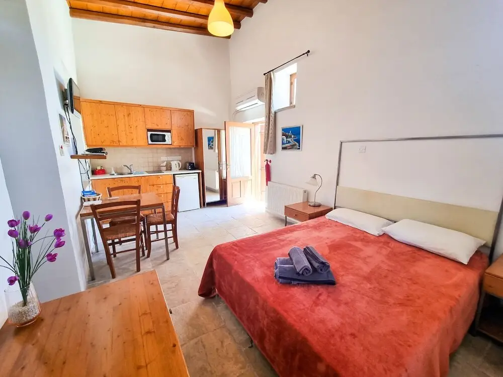Скарину: Skarinou Village Poolside Escape Studio