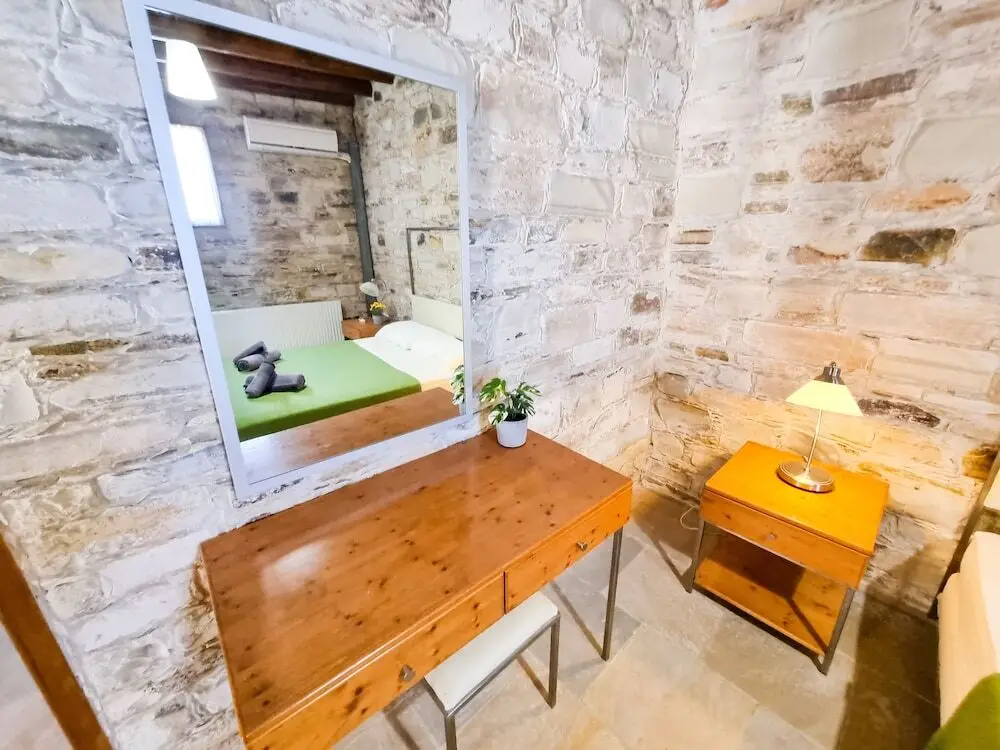 Скарину: Skarinou's Landhouse Poolside Apartment