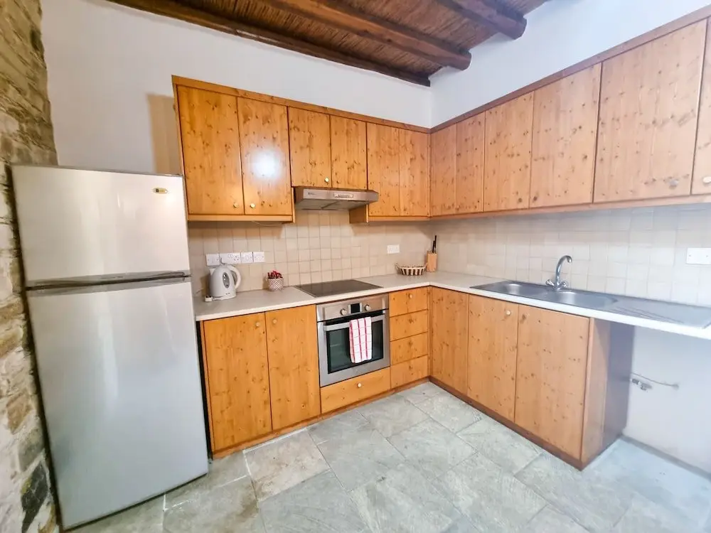 Скарину: Traditional Village Pool Apartment