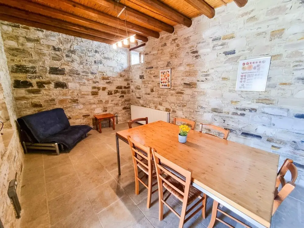 Скарину: Traditional Village Pool Apartment