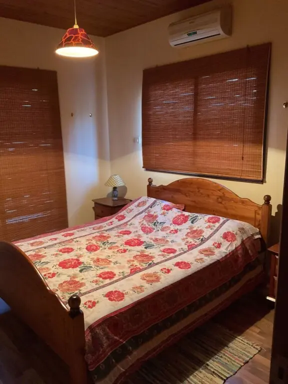 Какопетрия: Beautiful 3 Bedr House in Arakapas With Fireplace