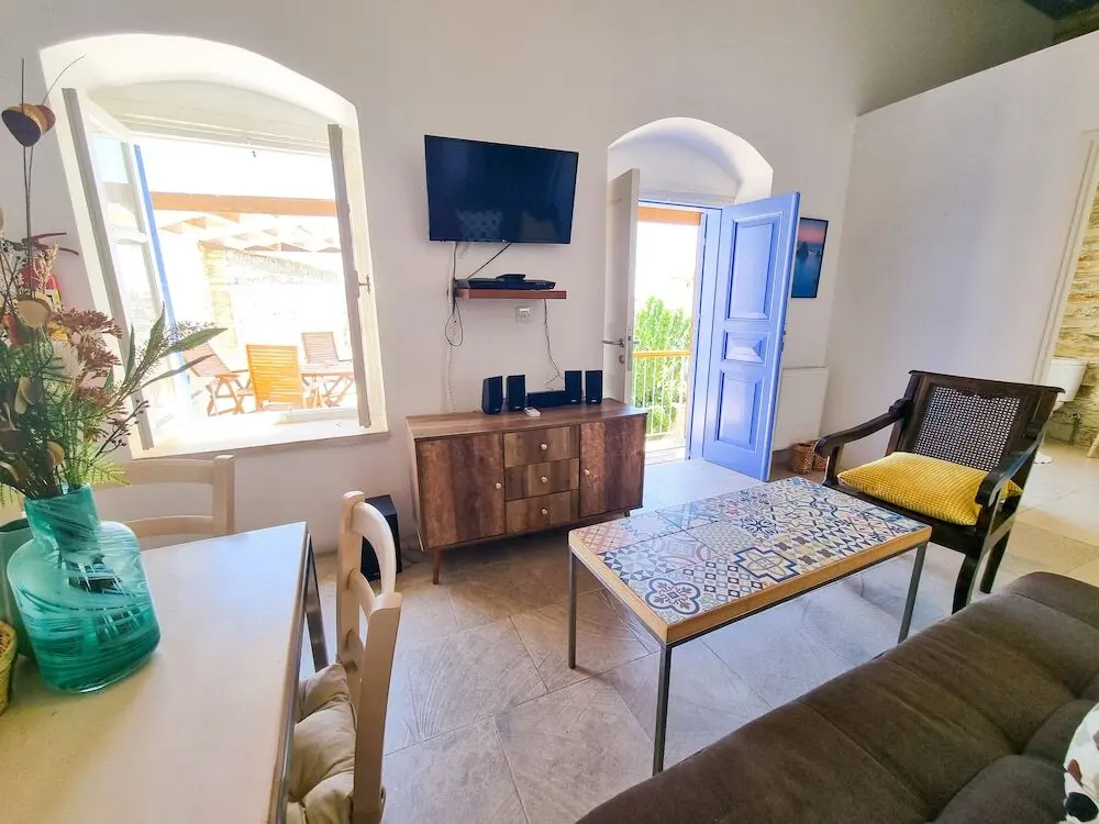 Скарину: Village Charm Pool Apartment at Skarinou