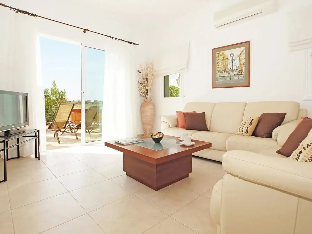 Протарас: ivy Paralimni in Paralimni