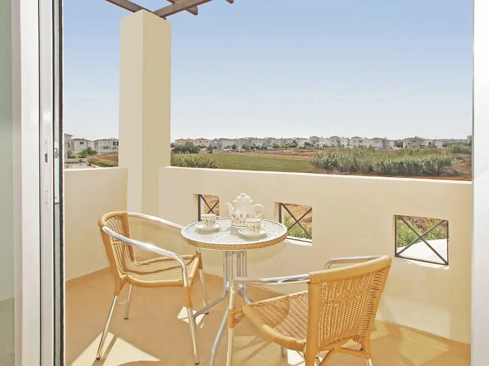 Протарас: ivy Paralimni in Paralimni