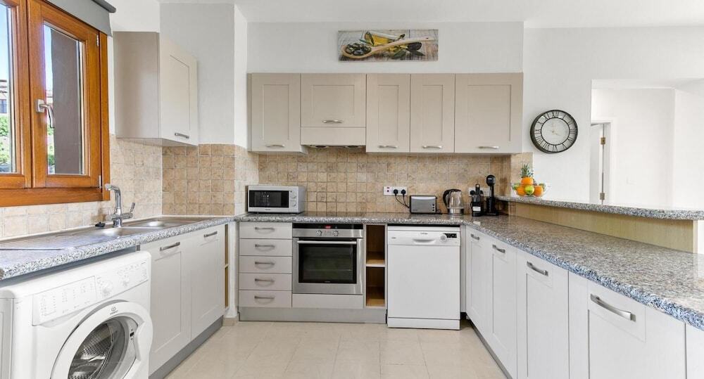 Куклия: Apartment Kz01 - Modern Ground Floor Apartment in the Heart of Aphrodite Hills Resort