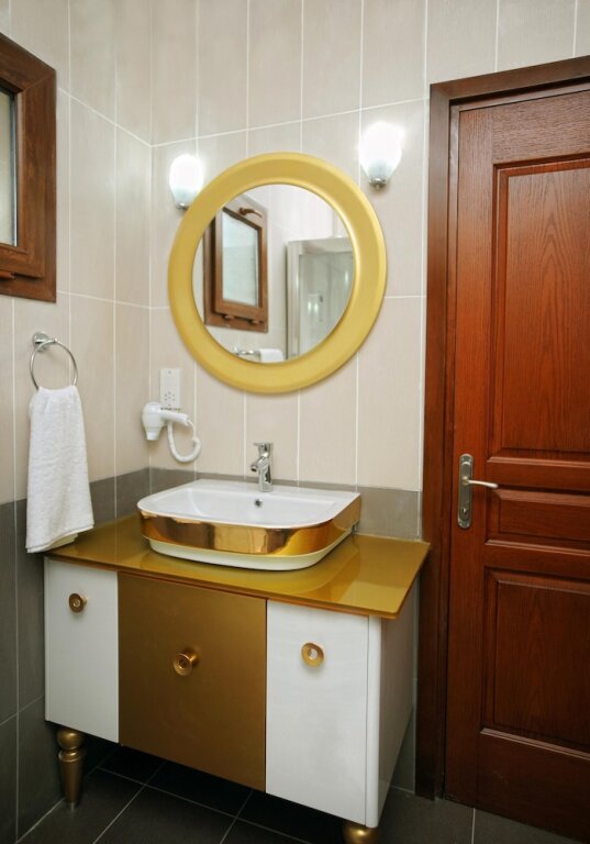 Алсанджак: Room With Pool 5 min to Beach in Kyrenia