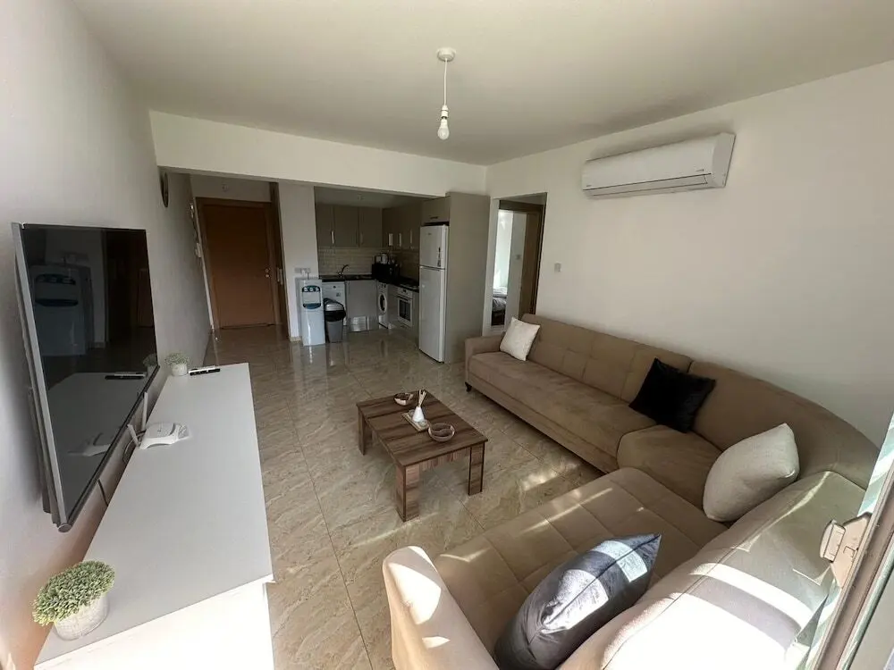 Кирения: Inviting 2-bed Apartment in Kyrenia