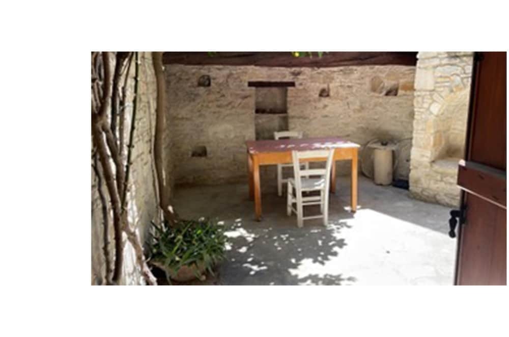 Какопетрия: Juliet Suite Studio in Dhoros