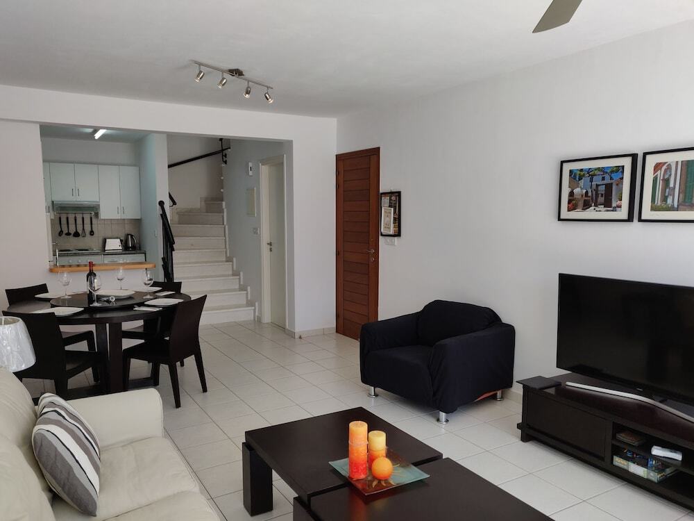 Полис Хрисохус: Cyprus-2 Beds Ensuite, Pool, Patios, Wifi, Parking