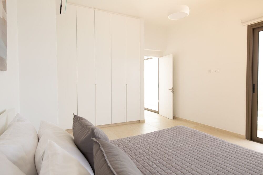 Кити: Phaedrus Living: Serenity Waves Villas No.5