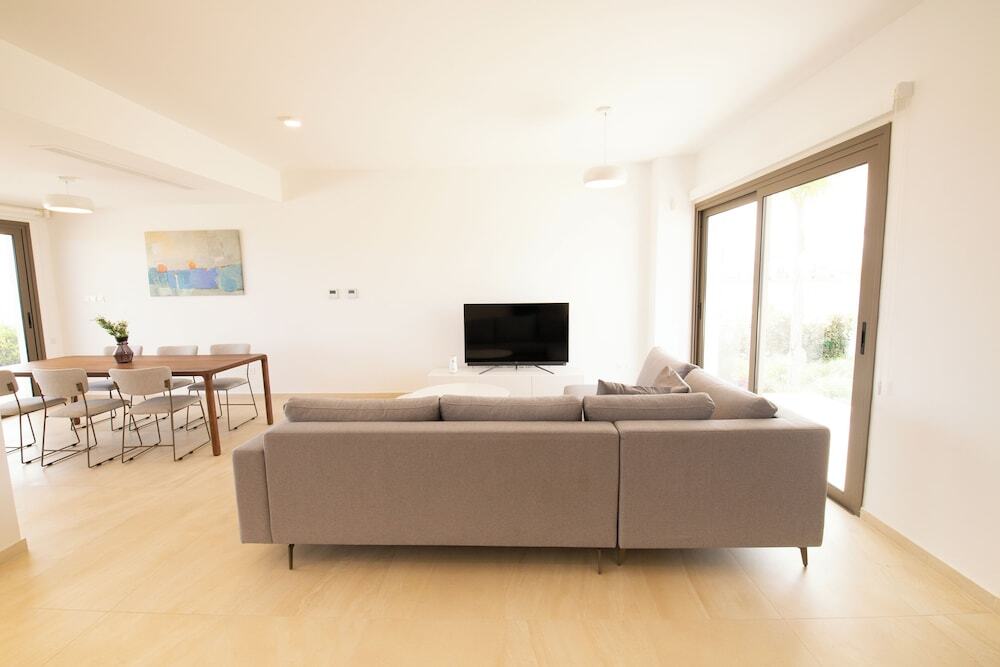 Кити: Phaedrus Living: Serenity Waves Villas No.8