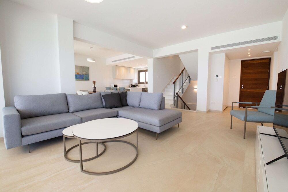 Кити: Phaedrus Living: Serenity Waves Villas No.2