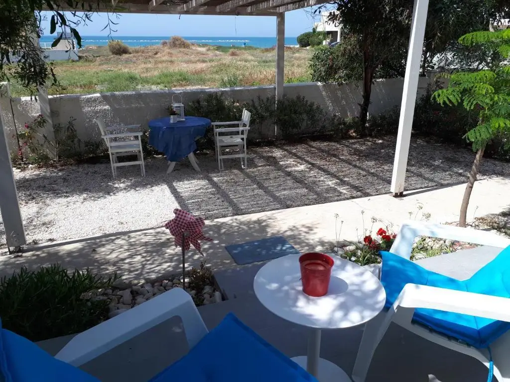 Перволия: Cozy Beach House