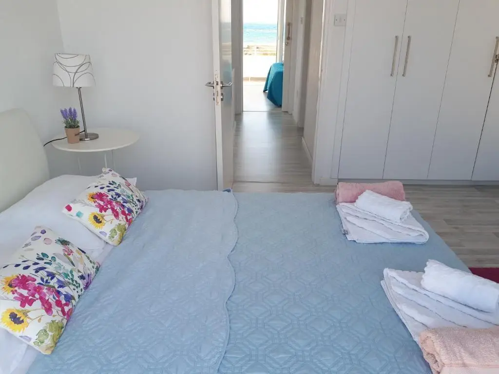Перволия: Cozy Beach House