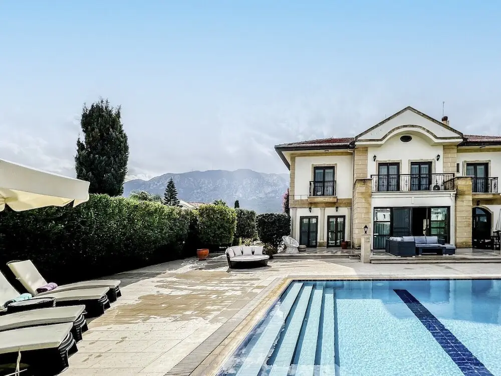 Villa With Private Pool and Backyard in Lapta — фото 1