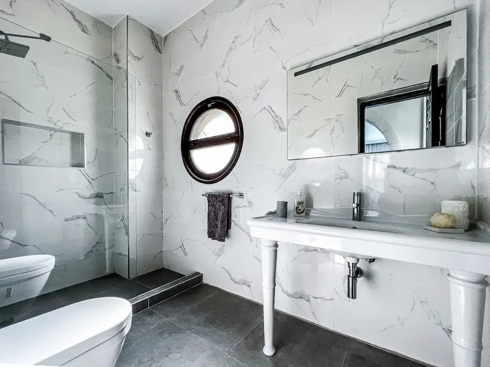 Лапта: Villa With Private Pool and Backyard in Lapta