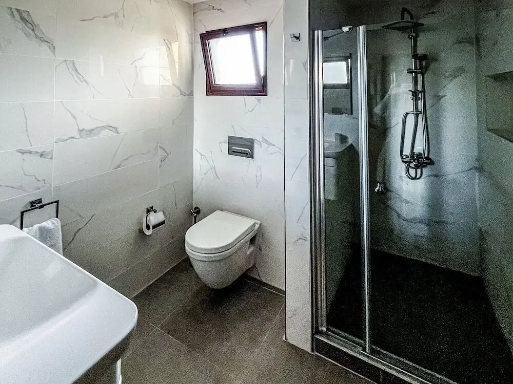 Лапта: Villa With Private Pool and Backyard in Lapta