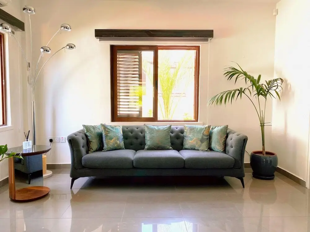 Лапта: Villa With Pool and Garden 9 min to Beach in Lapta