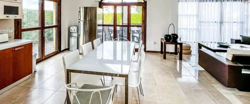 Лапта: Villalapta | Kıbrıs