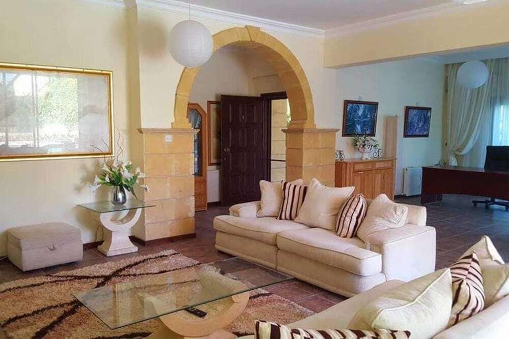 Алсанджак: Lapta Villa