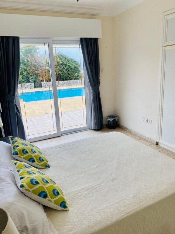 Каршияка: Spacious Luxurious 4 Bedroomed Villa Karsayska