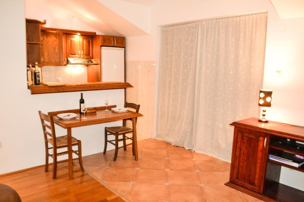 Петровац: Apartments Petrovac