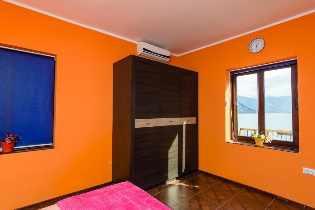Стрп: Villa Strp