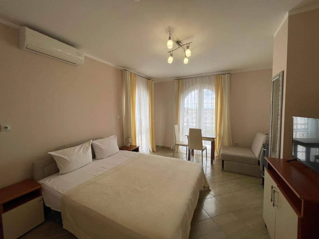 Бар: Apart Hotel Semashko
