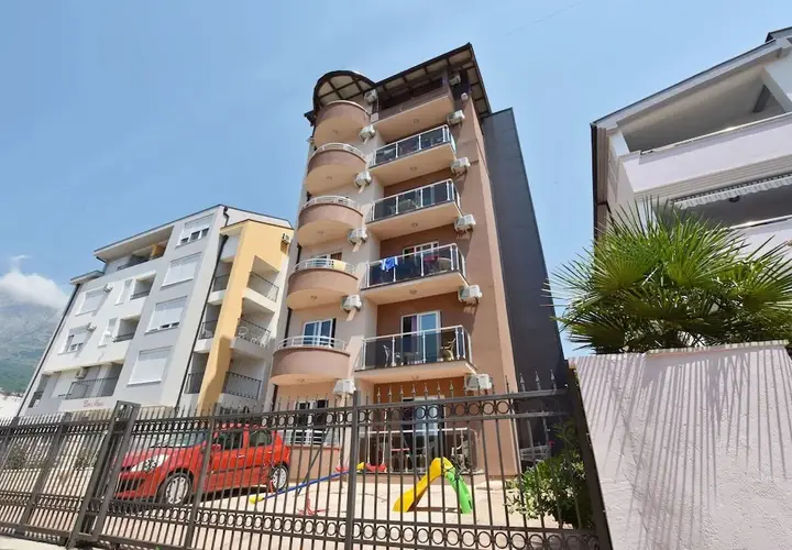 Бар: Apartment Tomba