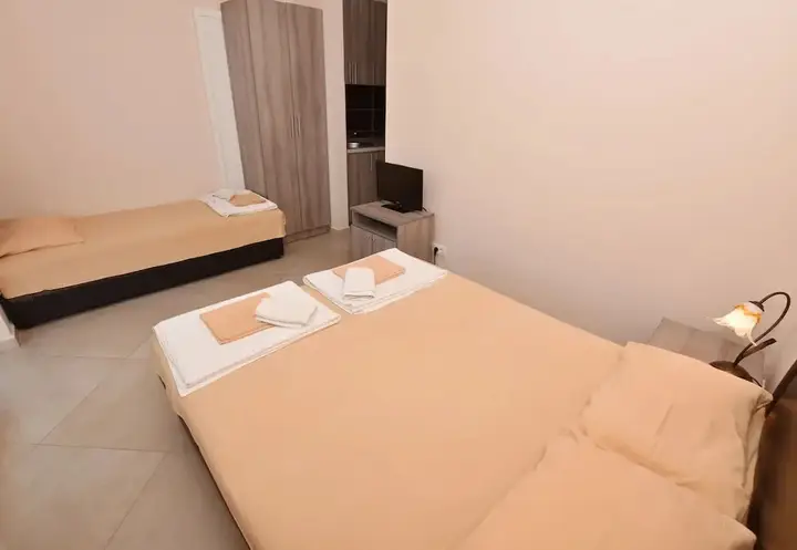 Бар: Apartment Tomba