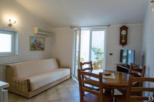 Доброта: Apartments and Rooms Troya