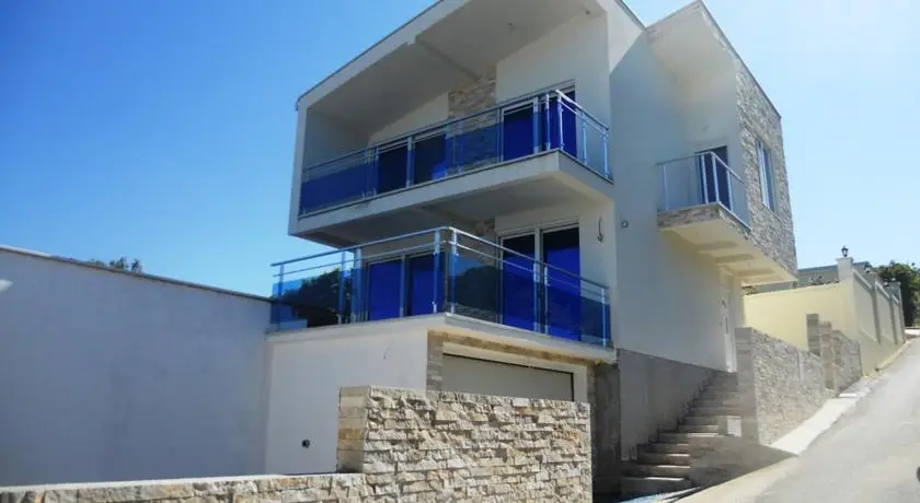 Бусат: Villa Milica