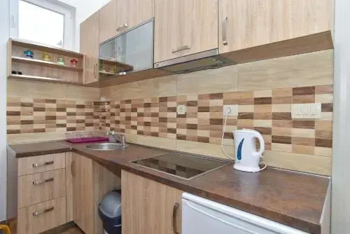 Будва: Apartments Jelusic