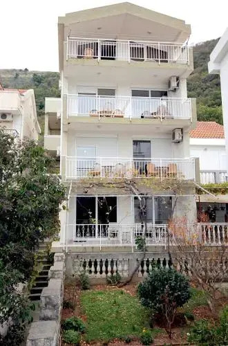 Петровац: Apartmani Neda Bane