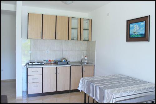 Кумбор: Montra Apartments