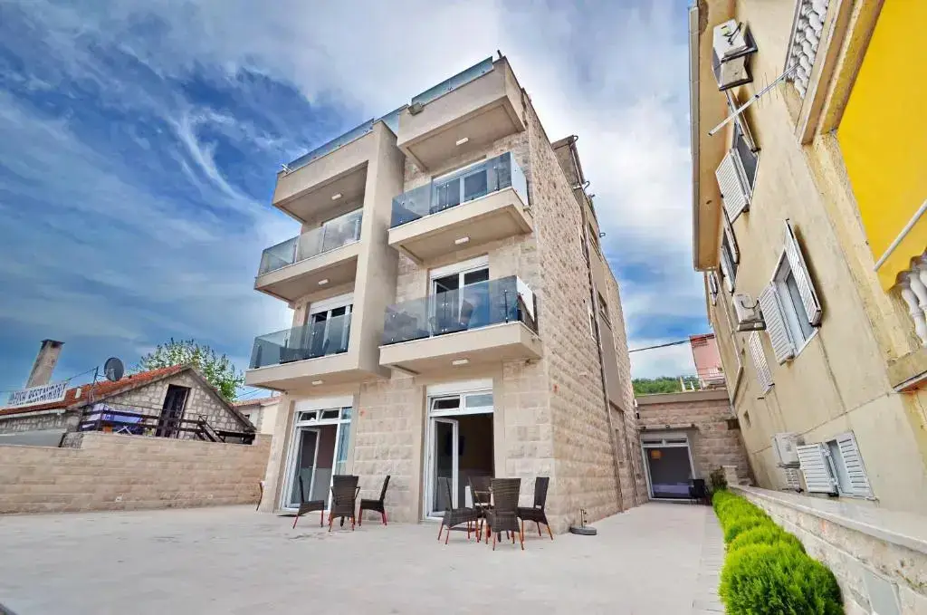 Тиват: Apartments Bojana