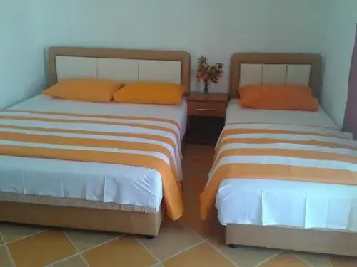 Добро Вода: Apartments Aza
