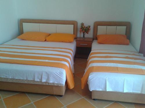 Добро Вода: Apartments Aza