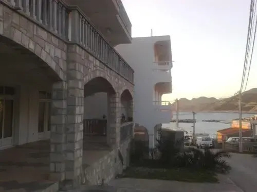 Добро Вода: Apartments Aza