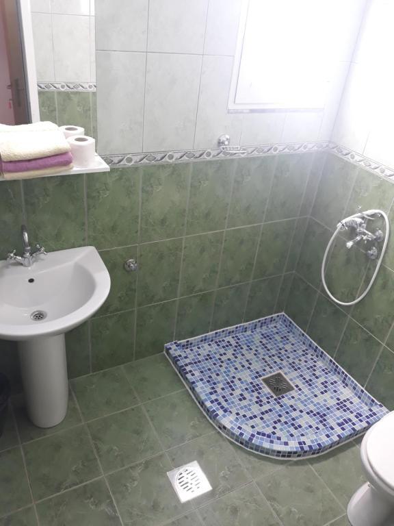 Добро Вода: Apartments Aza