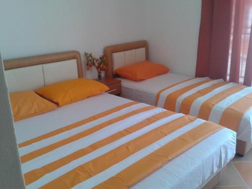 Добро Вода: Apartments Aza
