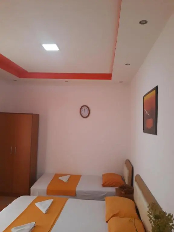 Добро Вода: Apartments Aza